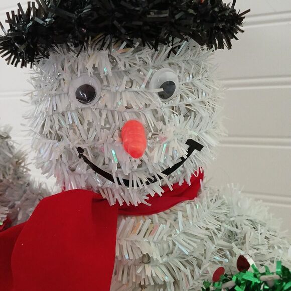 Christmas Tinsel Snowman 12" Candy Cane Wreath Christmas Decoration - Picture 8 of 9
